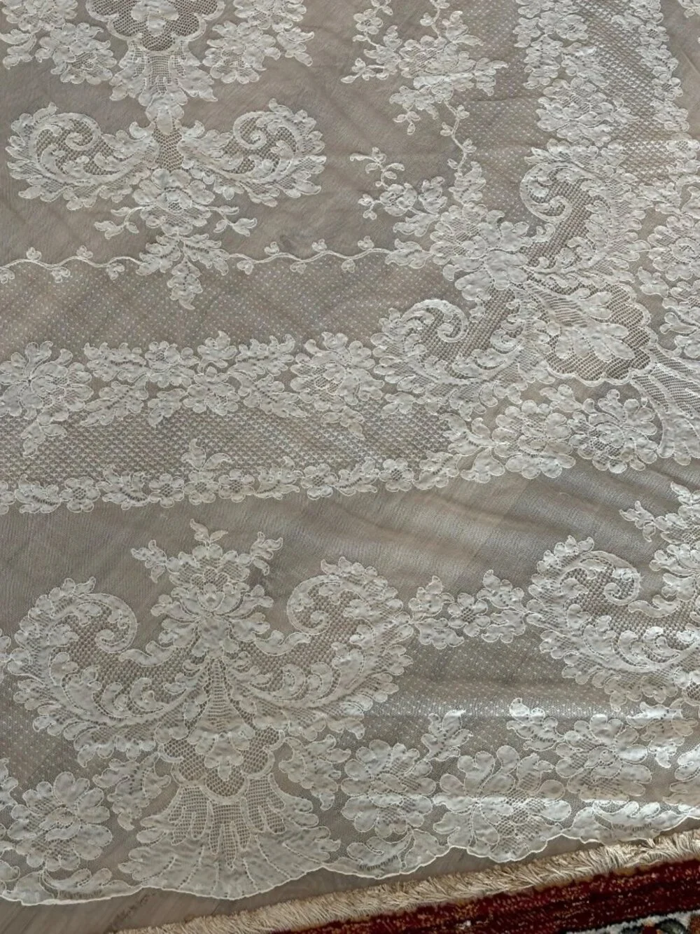 French Alençon Style Lace Tablecloth 72x104 Ivory Vintage Cottage Romantic